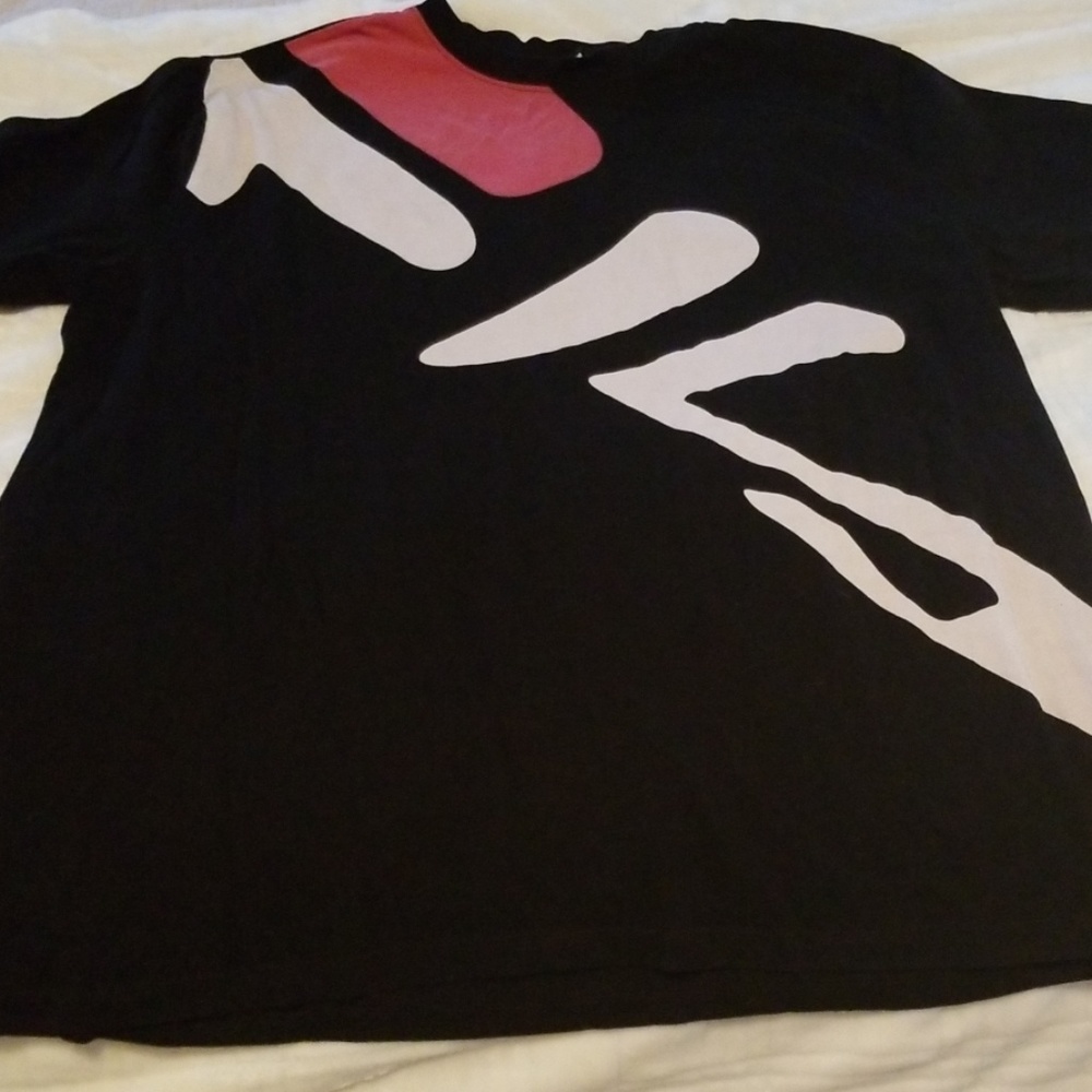 Men Fila T-shirt...XXL